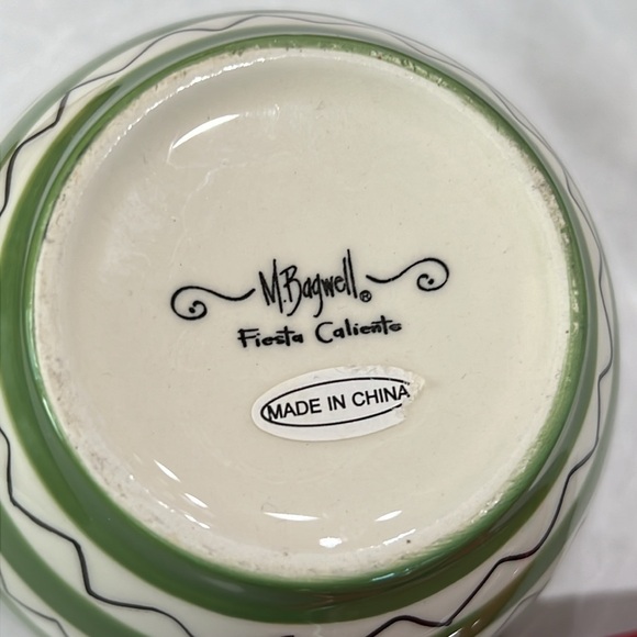 M. Bagwell ceramic red pepper 🌶️ chip and dip serving dish - Picture 4 of 7